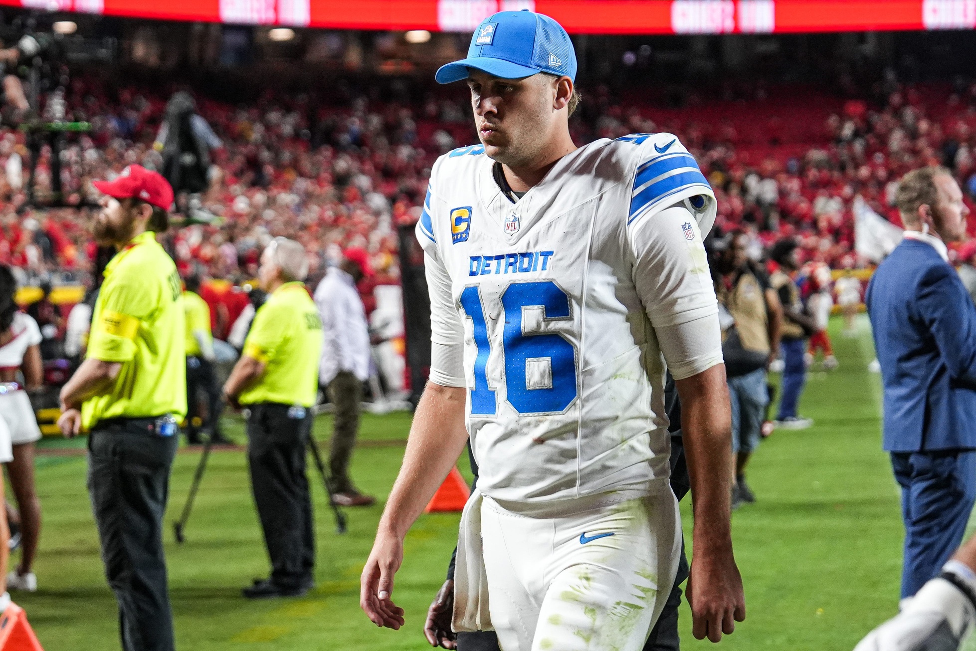 2025 Monday Night Football Odds: Bucs vs. Lions, Texans vs. Seahawks